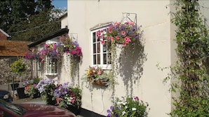 Unclassified image, 2 of 29, button - Parklands Hotel & Bentley's Chop House (Marlborough)