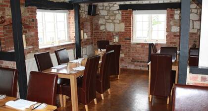 Parklands Hotel & Bentley's Chop House