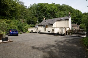 Exterior - Pig of Lead (Matlock)