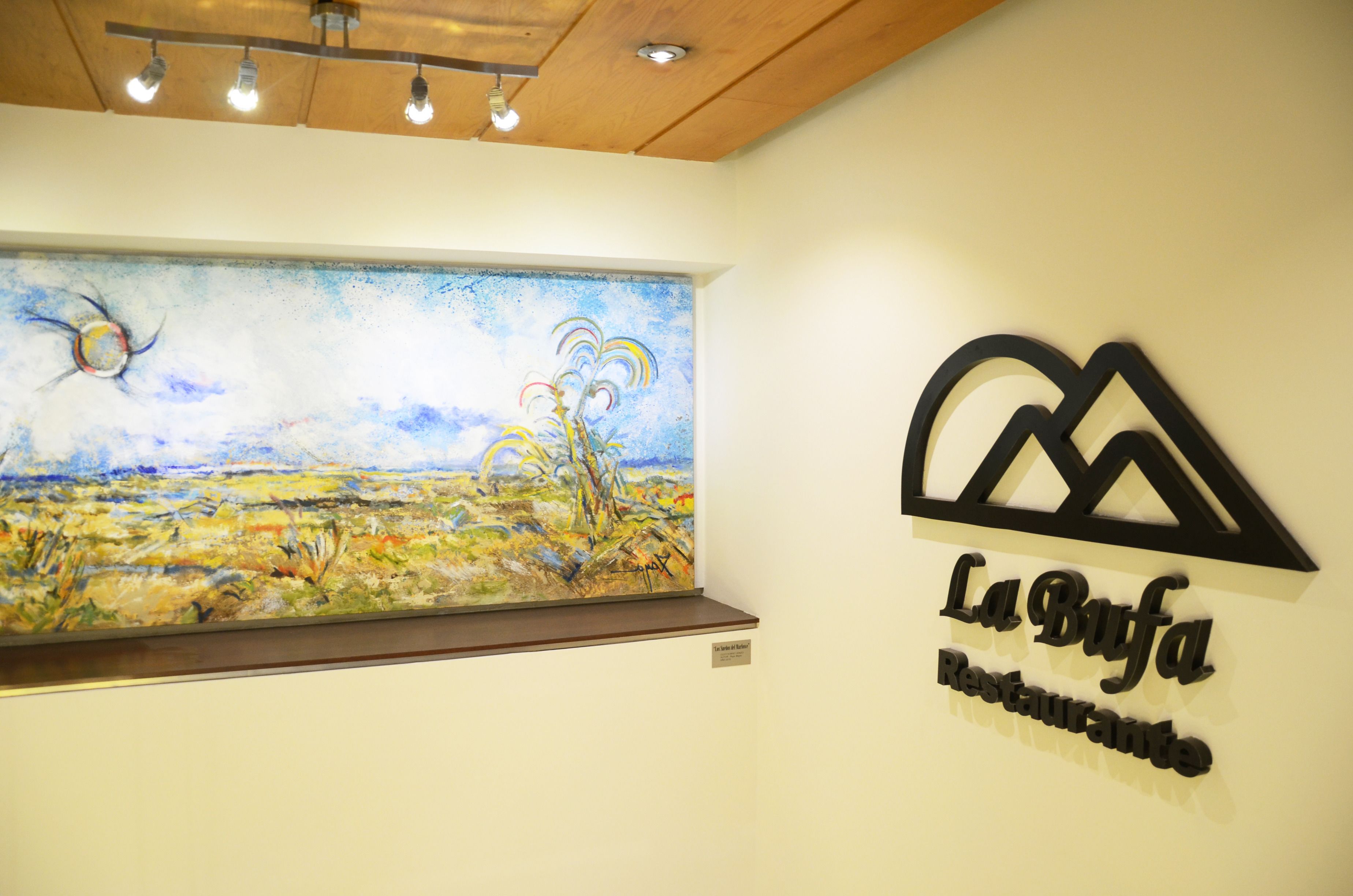 breakfast, lunch and dinner served