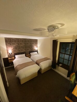 Classic Twin Room, Ensuite - The Redwell Inn (Barnard Castle)