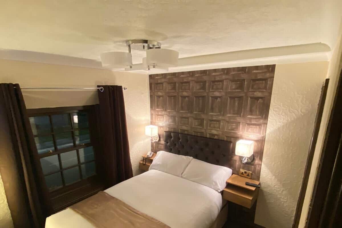 Comfort Double Room, Ensuite (Room 6 Small Double Room)