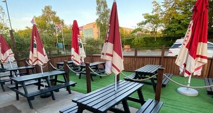 The Redwell Inn