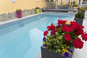Sæsonbestemt udendørs pool