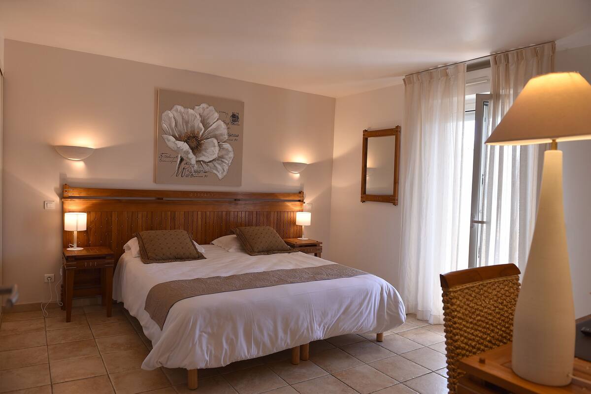 Deluxe Room, Balcony | Premium bedding, Select Comfort beds, minibar, in-room safe