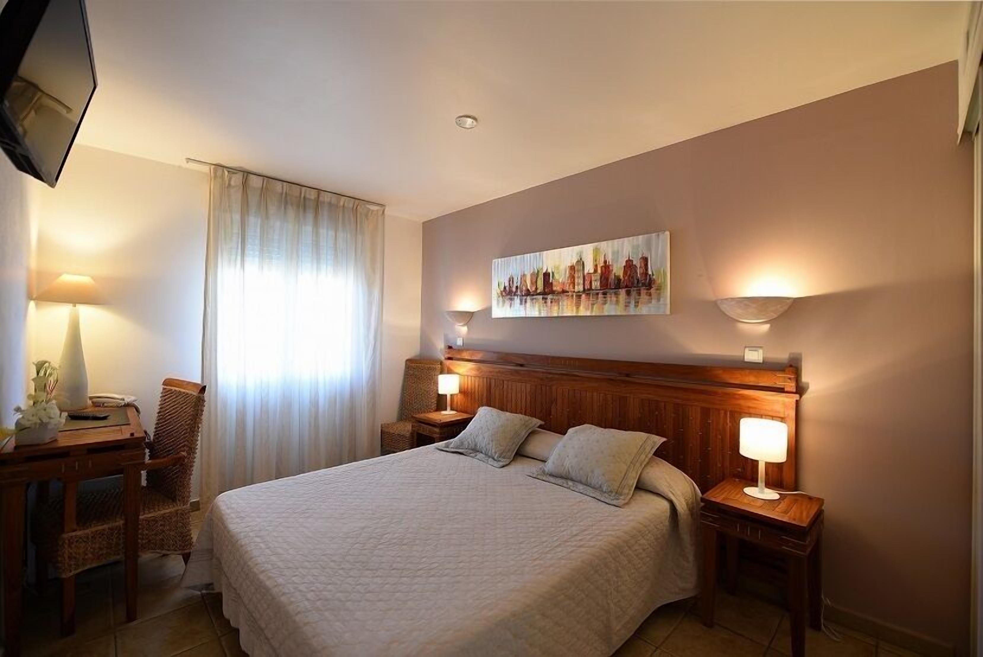 premium bedding, select comfort beds, minibar, in-room safe