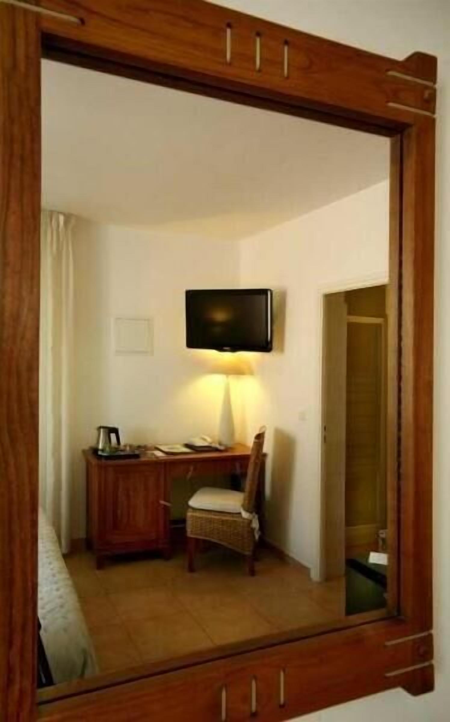 premium bedding, select comfort beds, minibar, in-room safe