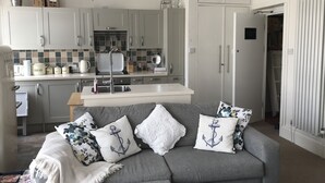 Hus (Whole House Rental - self-catering) | Sengetøy av topp kvalitet, senger med overmadrass og strykejern/-brett
