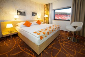 Superior Double Room with Stadium View | Ropa de cama hipoalergénica y minibar 