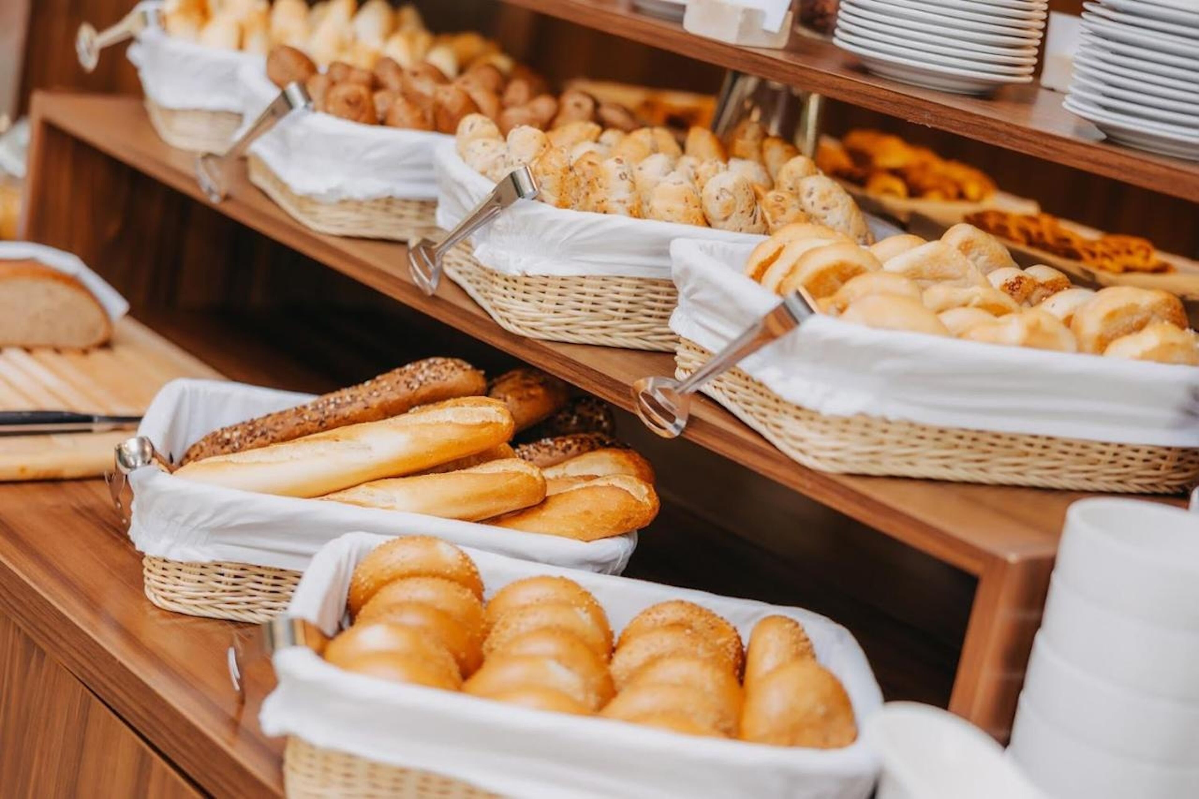 daily full breakfast (czk 350 per person)