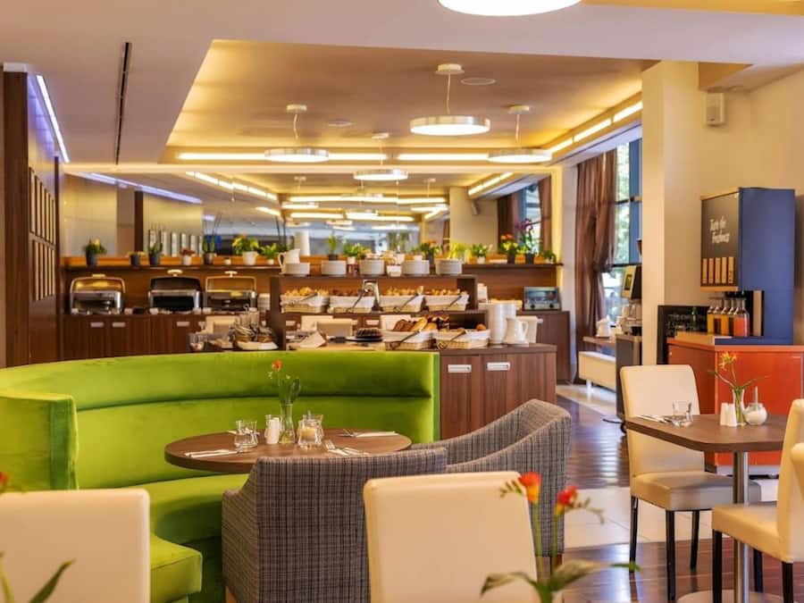 Daily full breakfast (CZK 350 per person)