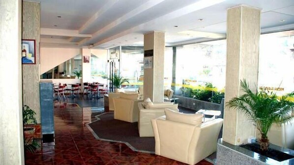 Interior - San Remo World Hotel (San Clemente)