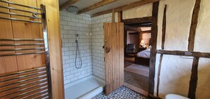 Habitación doble, bañera (Room 2) | Sábanas de algodón egipcio y ropa de cama de alta calidad