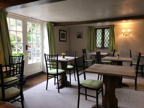 Dining - Strand House (Winchelsea)