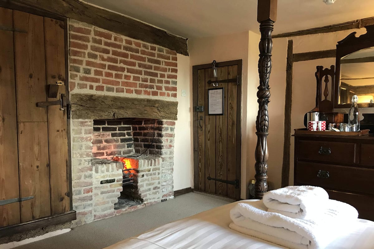 Egyptian cotton sheets, premium bedding, individually decorated