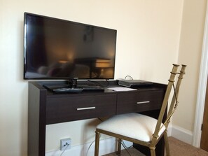 Kahden hengen classic-huone | Allergiatestatut vuodevaatteet, silitysrauta/-lauta, Wi-Fi