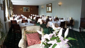 Breakfast, lunch and dinner served - The Teesdale Hotel (Barnard Castle)