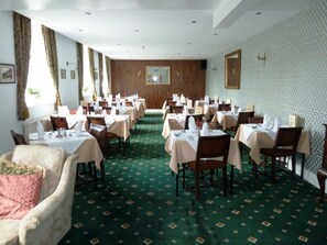 Frühstück, Mittagessen, Abendessen, britische Küche