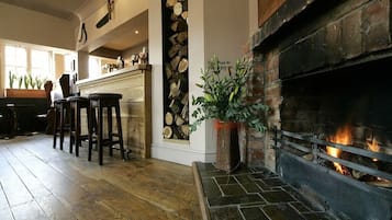 Double Room, Ensuite (room for drop down bed) | Bar (on property)