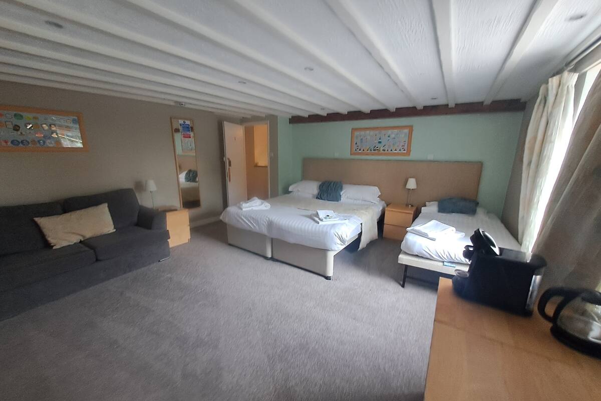 Family Room, Ensuite