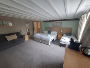 Family Room, Ensuite - The Countryman's Inn (Bedale)
