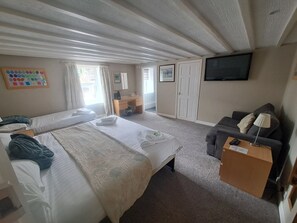 Family Room, Ensuite - The Countryman's Inn (Bedale)