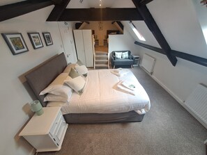 Family Quadruple Room - The Countryman's Inn (Bedale)