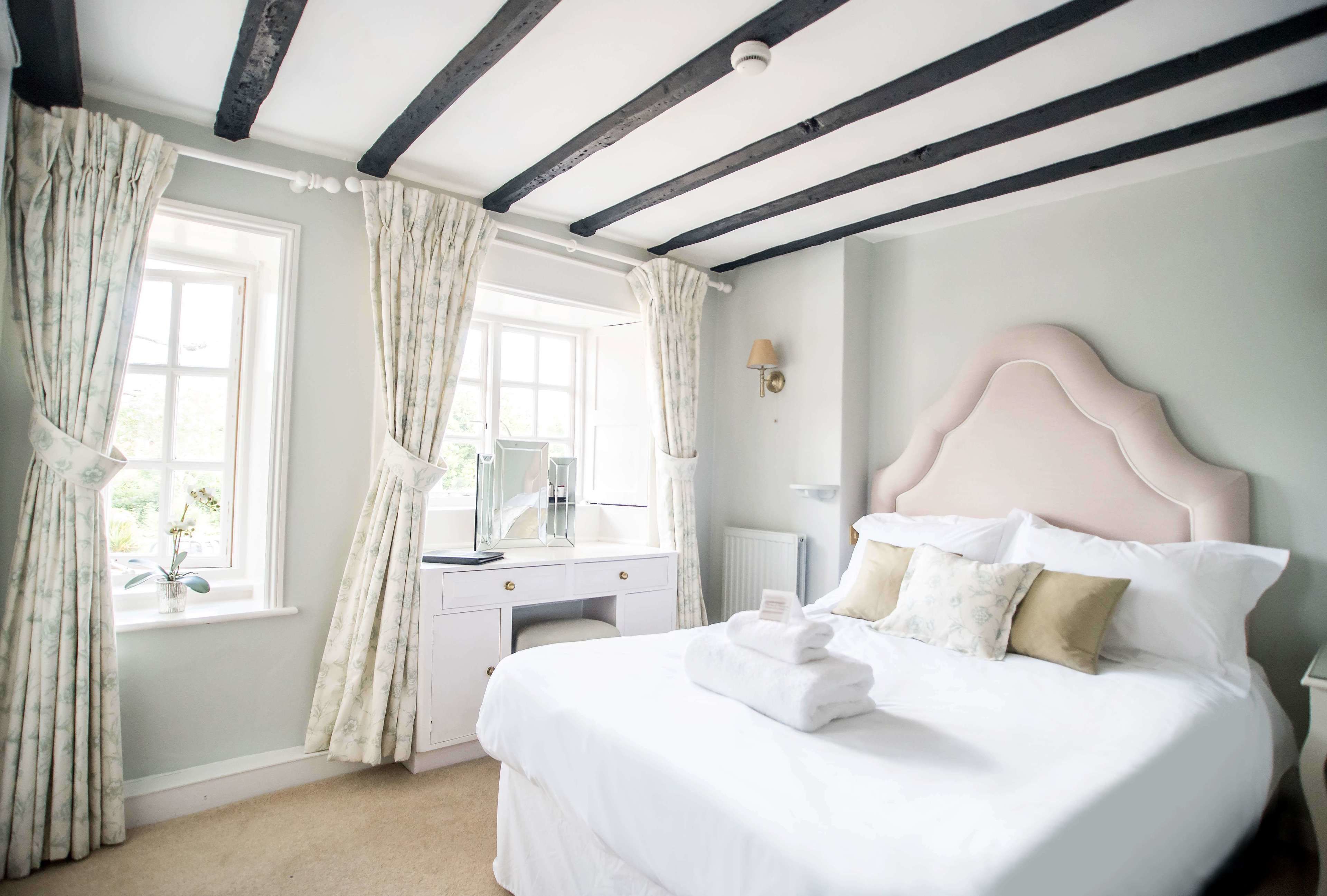 standard room | individually decorated, individually furnished, desk, iron/ironing board