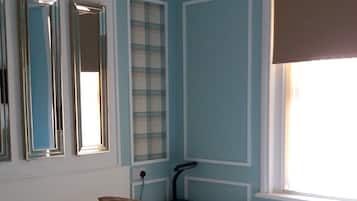 Classic Double Room, 1 Bedroom (The Folk Room Ensuite) | Iron/ironing board, free WiFi, bed sheets
