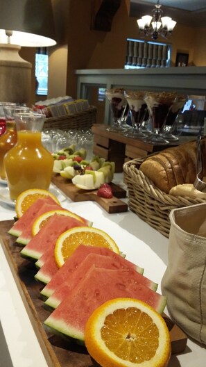 Free daily full breakfast