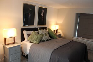 House, 6 Bedrooms, Balcony, Garden View | 1 bedroom, desk, iron/ironing board, free WiFi