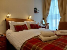 Tabla de planchar con plancha 