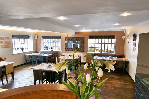 Interior detail - The Queens Head (Loughborough)