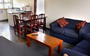 Cottage 5 | Living area | DVD player - Westport Motels (Westport)