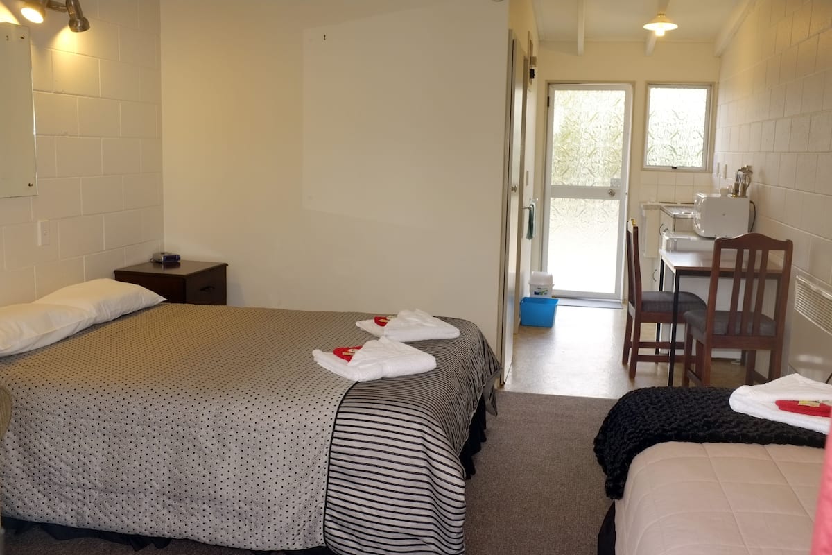 Studio | Premium bedding, free WiFi