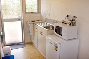 Private kitchen - Westport Motels (Westport)
