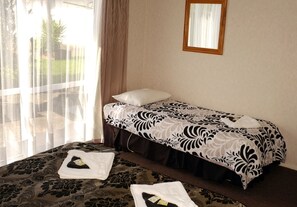 Bathroom - Westport Motels (Westport)