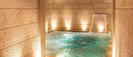 Couples treatment room(s), Turkish bath/hammam, body treatments