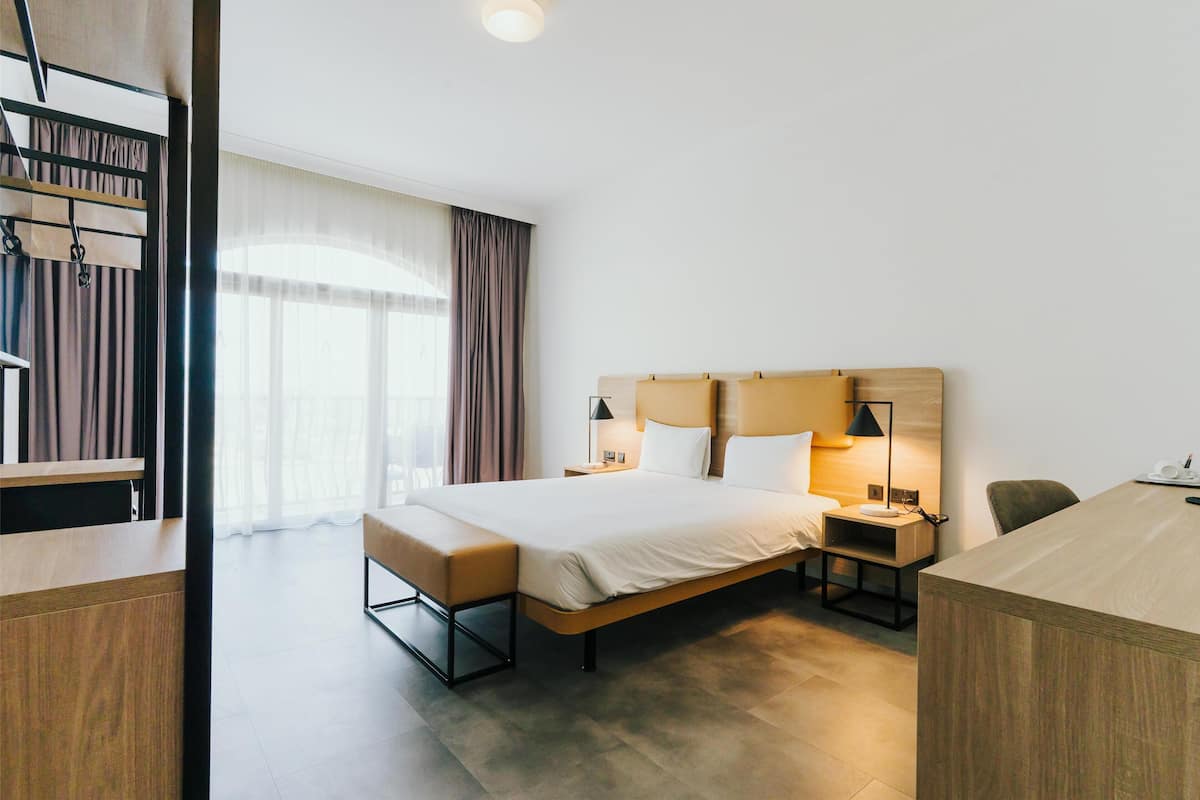 Minibar, in-room safe, desk, blackout curtains