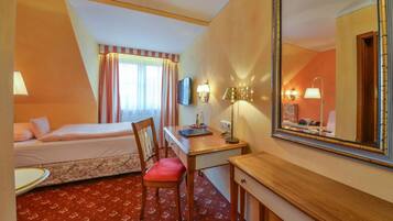 Business-Einzelzimmer | Allergikerbettwaren, Zimmersafe, Schreibtisch, Babybetten