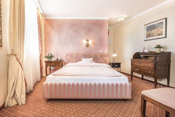 Single Room (grand lit)