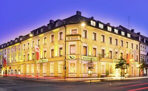 Exterior - Romantik Hotel zur Post (Fuerstenfeldbruck)