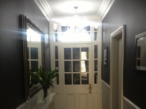 The Sir William Fox Hotel