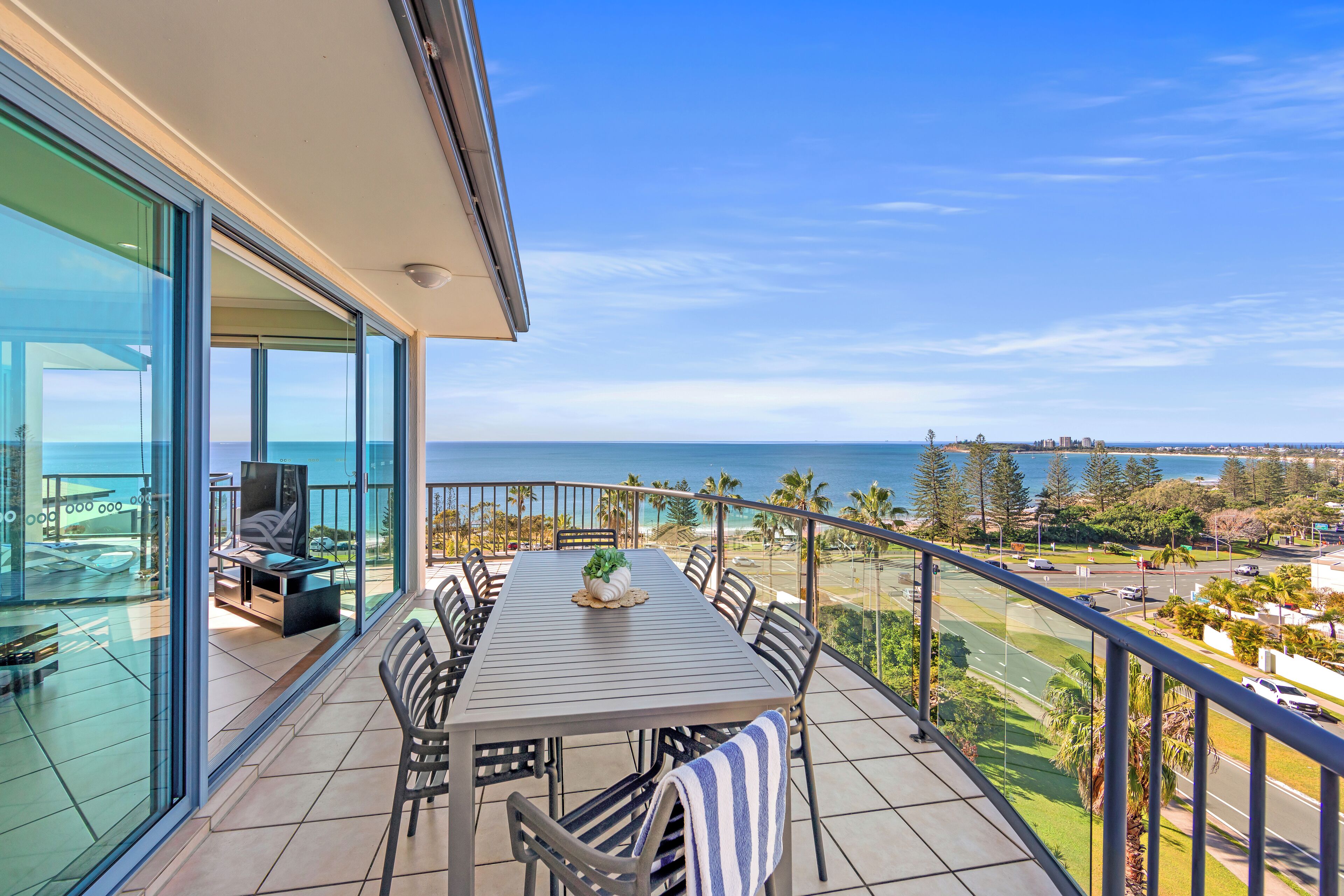 3 Bedrooms Luxury Apartment | Terrace/patio