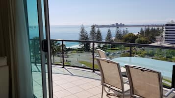 2 Bedroom Top Floor Oceanview | Balcony view