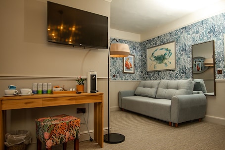 Suite, Ensuite. The West Bay Hotel