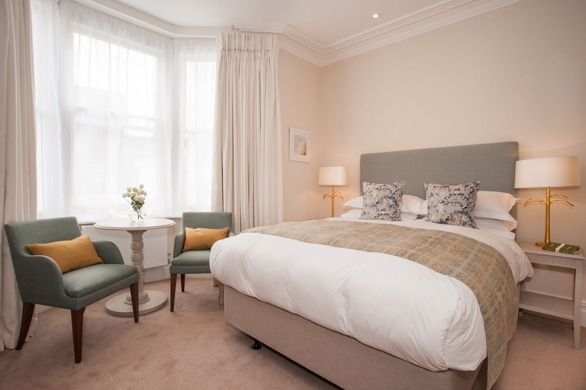 Luxury Double Room | 1 bedroom, premium bedding, in-room safe, desk