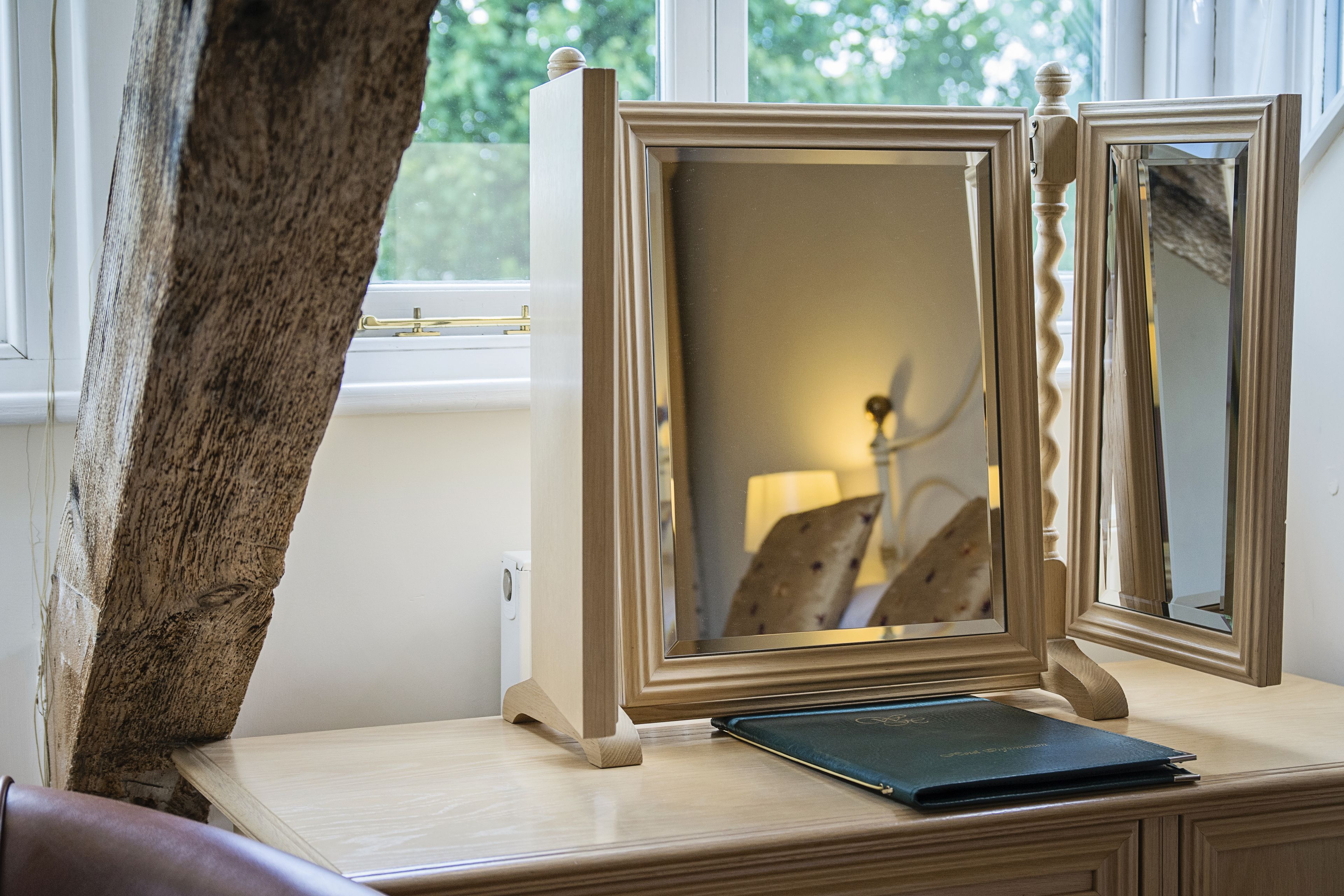 standard double room | 1 bedroom, in-room safe, individually decorated, individually furnished