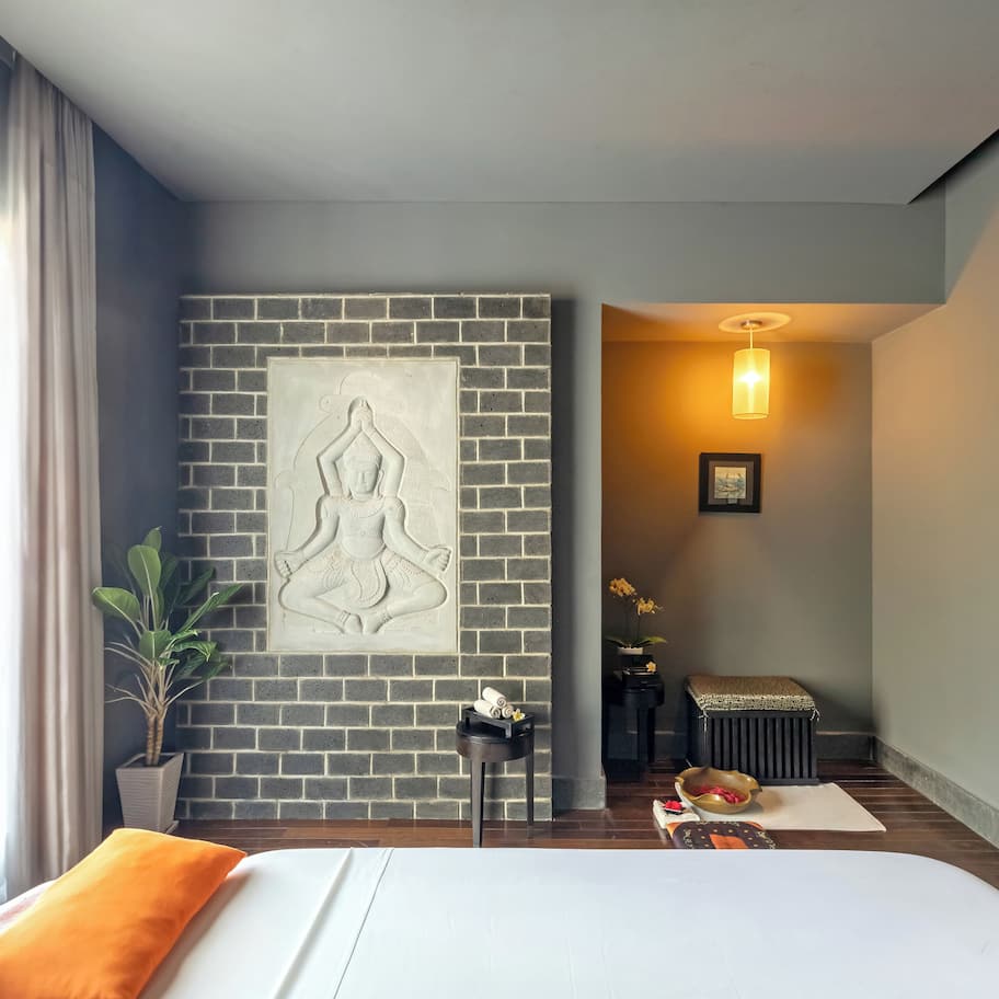 Couples treatment room(s), hot tub, steam room, body treatments, facials