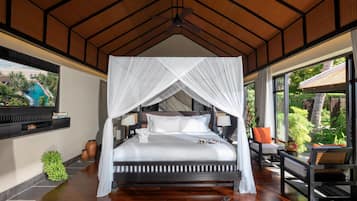 Biệt thự, 1 phòng ngủ, hồ bơi riêng | Minibar, két bảo mật tại phòng, bàn, màn/rèm cản sáng